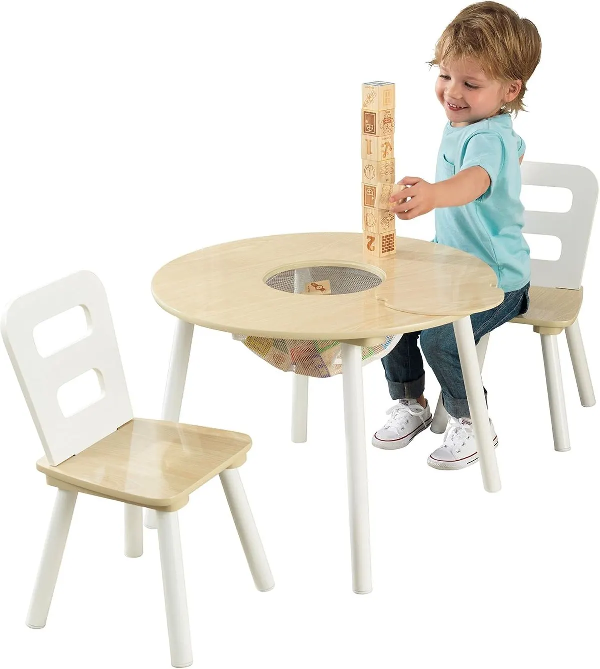 Mesa redonda KidKraft 27027 natural y blanca, dos sillas y bolsa central